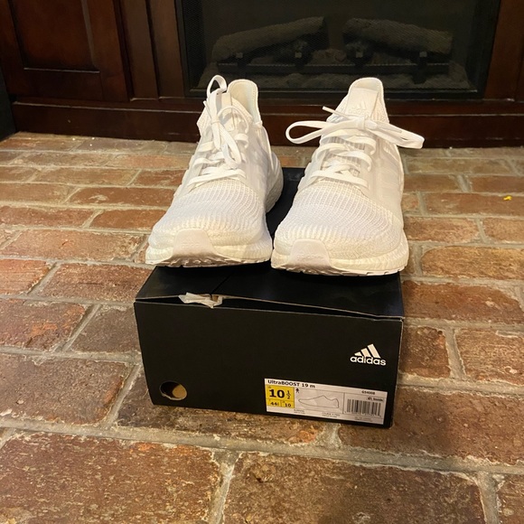Adidas Ultraboost 19 - Picture 2 of 4